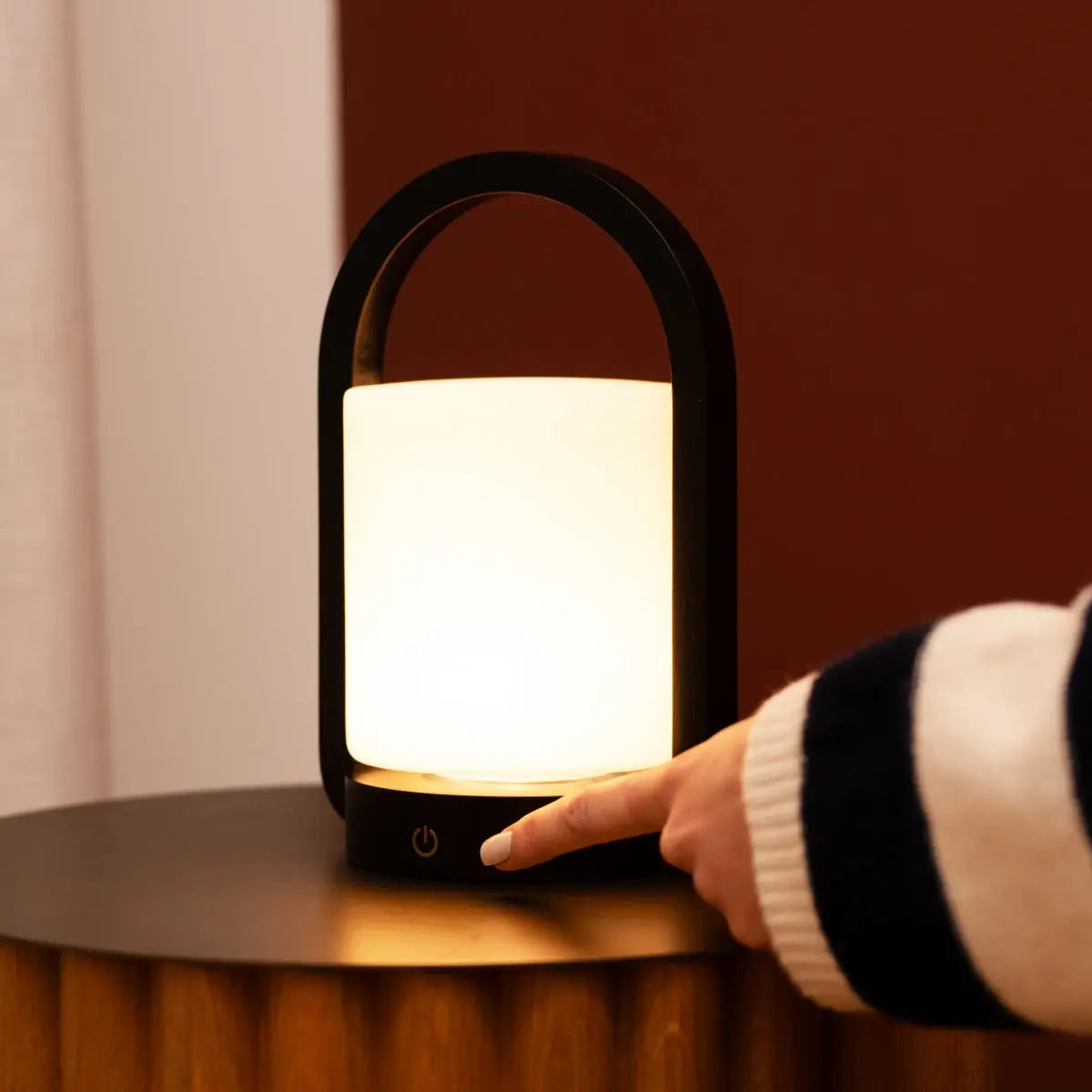 George Dark Brown Wooden Lamp – Rechargeable, Dimmable & Portable Tavellio