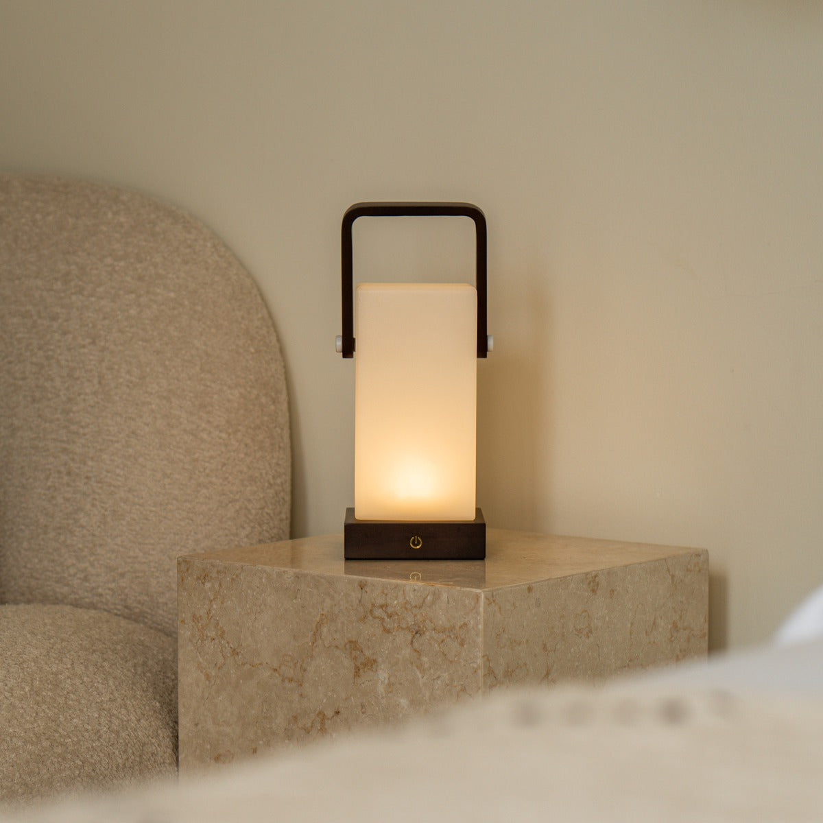 Harper Dark Brown Wooden Lamp – Cordless Rechargeable Table Lamp with Handle - Tavellio