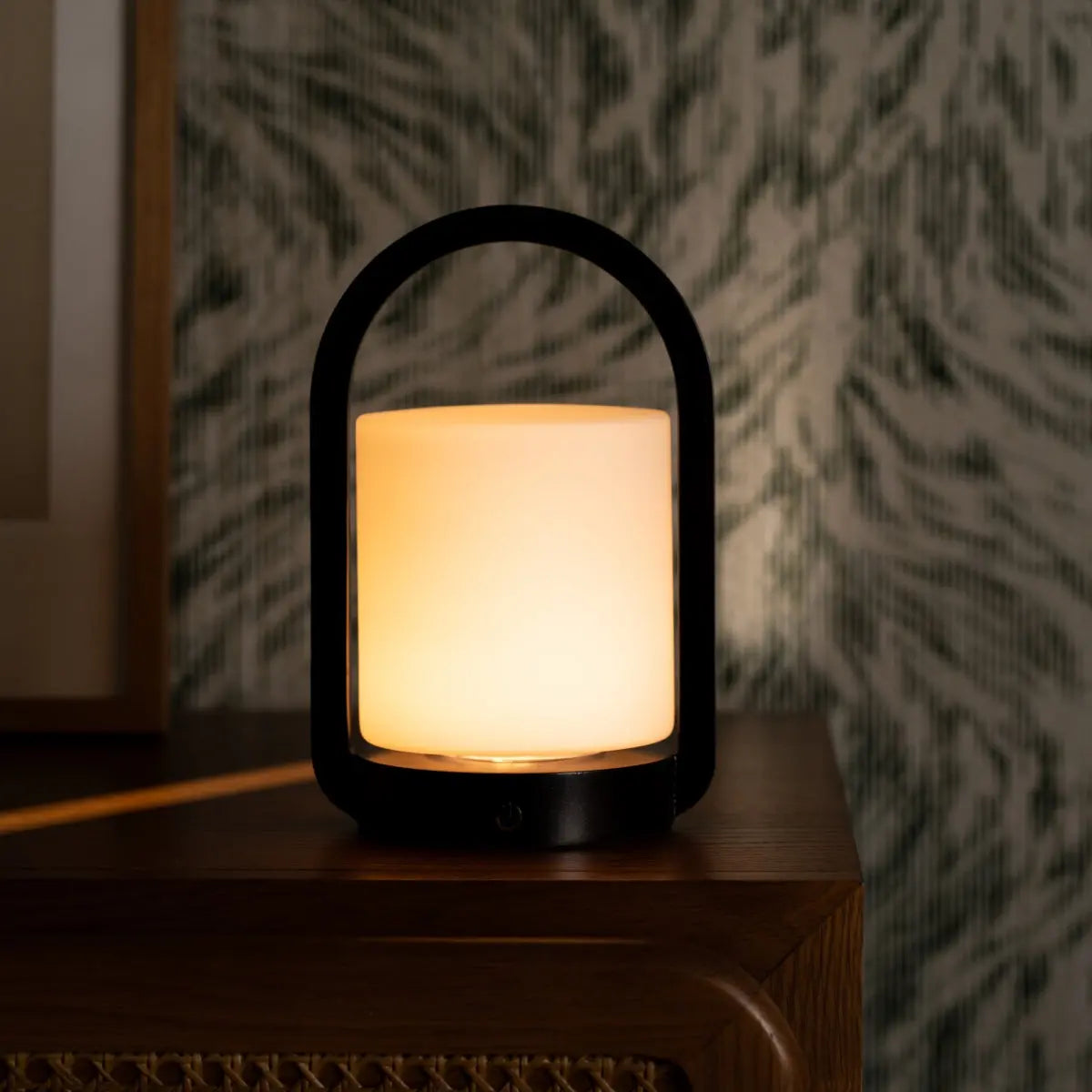 George Dark Brown Wooden Lamp – Rechargeable, Dimmable & Portable Tavellio