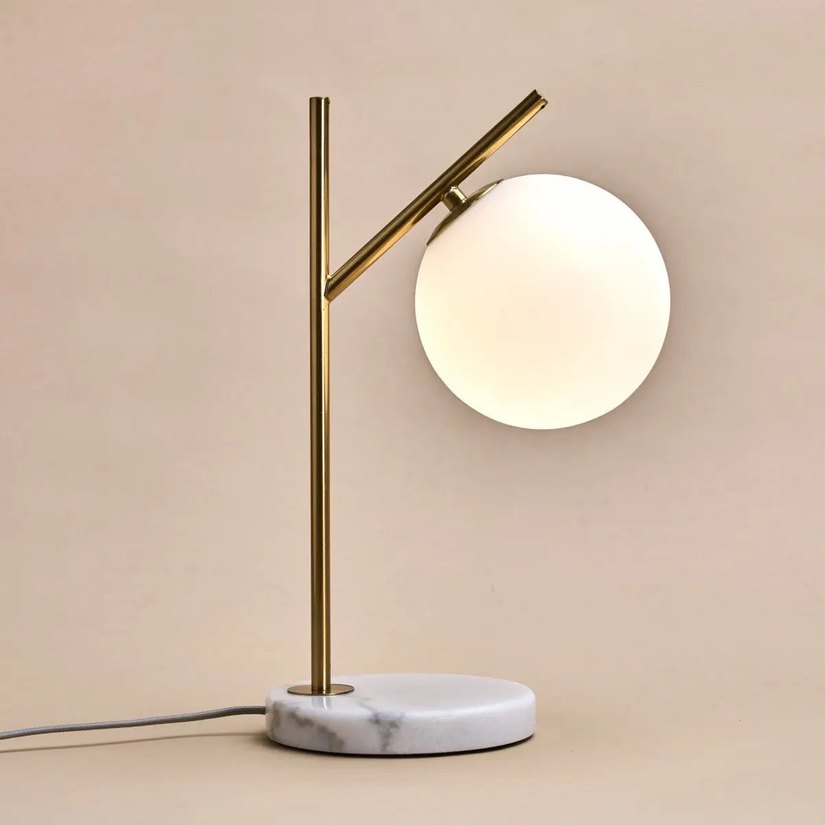 Madison Marble Lamp with Frosted Glass Globe – Elegant Table Lamp Tavellio