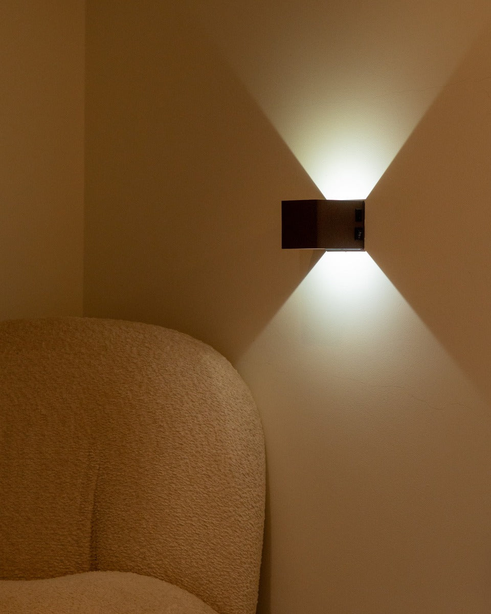 Tess Mocha Brown Metal Wall Lamp – Motion Sensor, 20 Different Light Modes, Dimmable, Magnetic Suspension System Lamp & Including Remote Control Tavellio