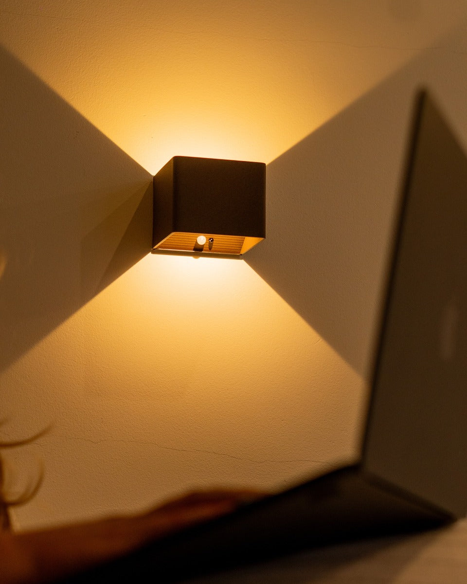 Tess Mocha Brown Metal Wall Lamp – Motion Sensor, 20 Different Light Modes, Dimmable, Magnetic Suspension System Lamp & Including Remote Control Tavellio