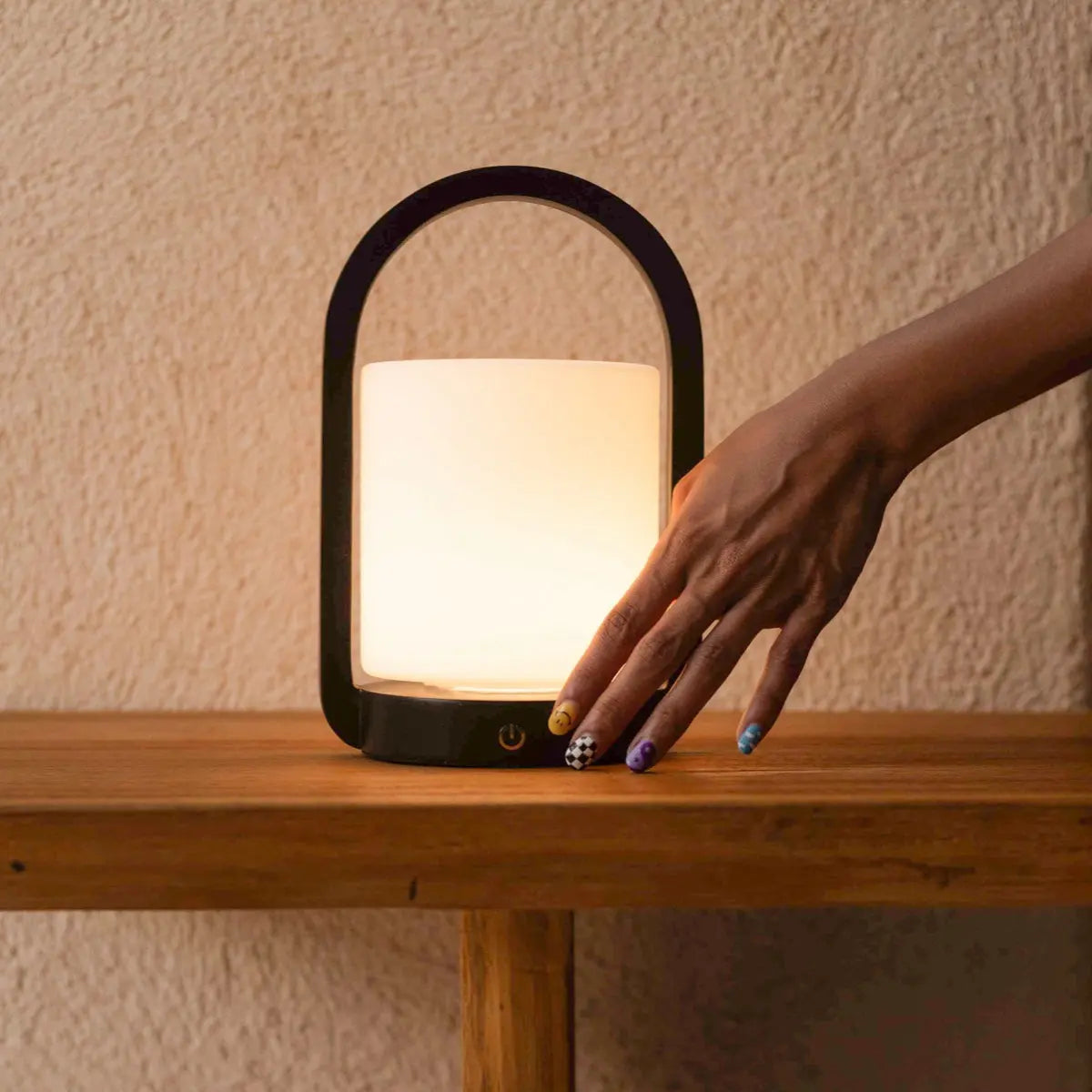 George Dark Brown Wooden Lamp – Rechargeable, Dimmable & Portable Tavellio