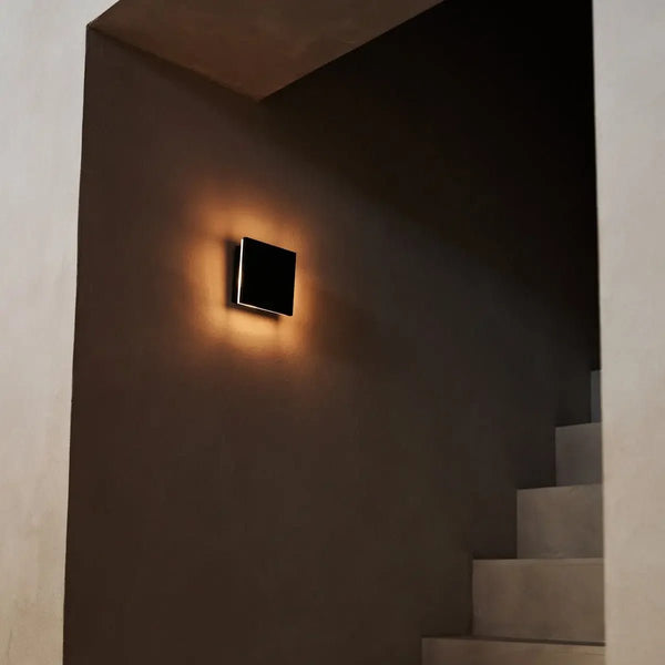 Natural-and-wireless-Cordless-wall-lamps-in-wood-and-metal-that-combine-atmosphere-with-sustainability Tavellio