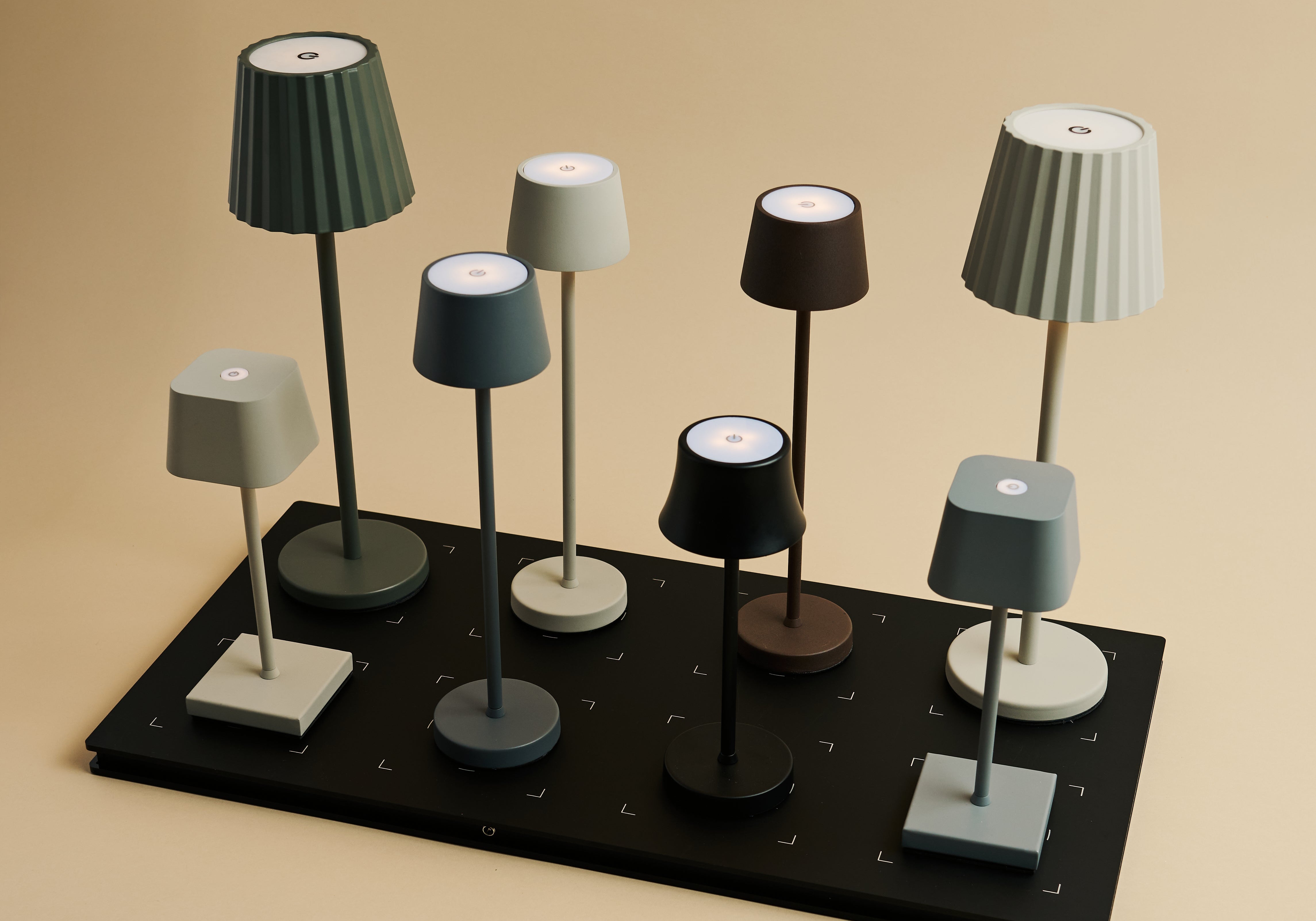 Smart lighting for Hospitality: Wireless Lamps with a Central Charging Station
