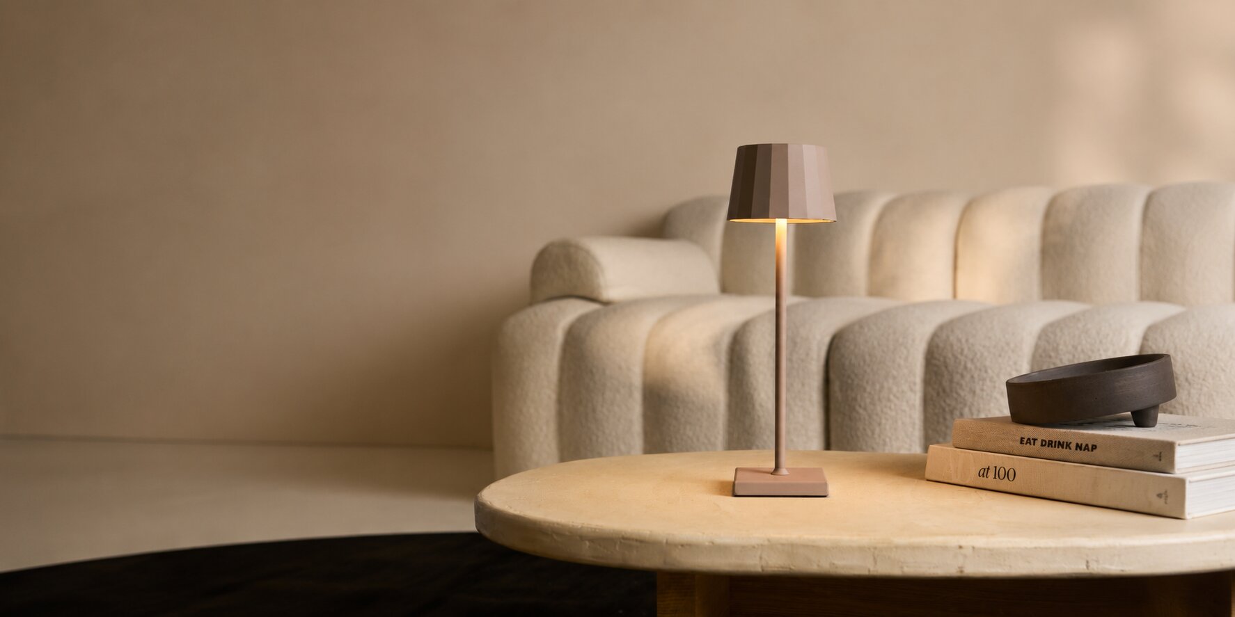 5 Ways to Decorate Your Home With a Rechargeable Lamp