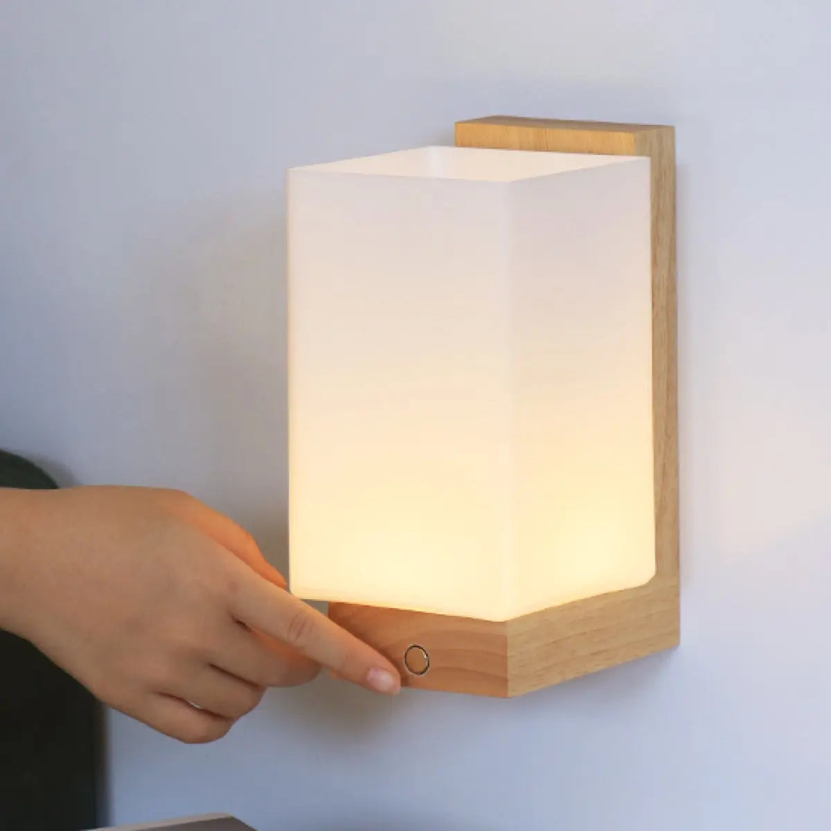 Bowie Rechargeable Wooden Wall Lamp – Cordless, Dimmable, and Stylish Lighting Tavellio