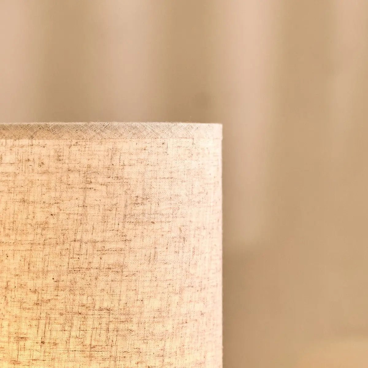 Ben Wooden Dark Brown Table Lamp – Rechargeable, Dimmable, USB-C Powered Tavellio