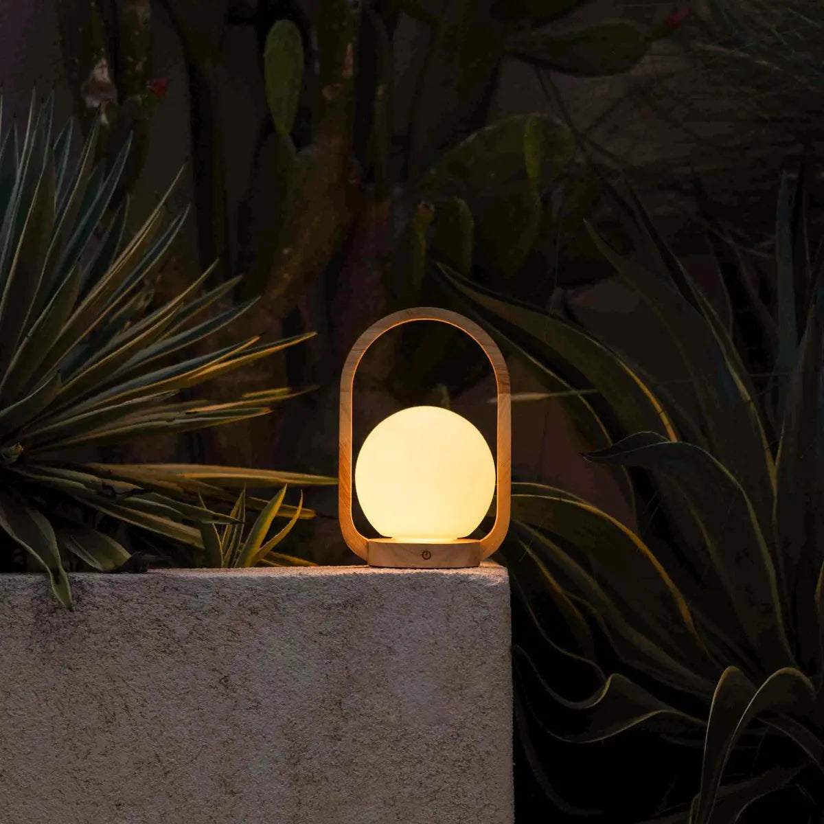Skye Light Brown Wooden Cordless Lamp | Rechargeable & Dimmable Design Tavellio