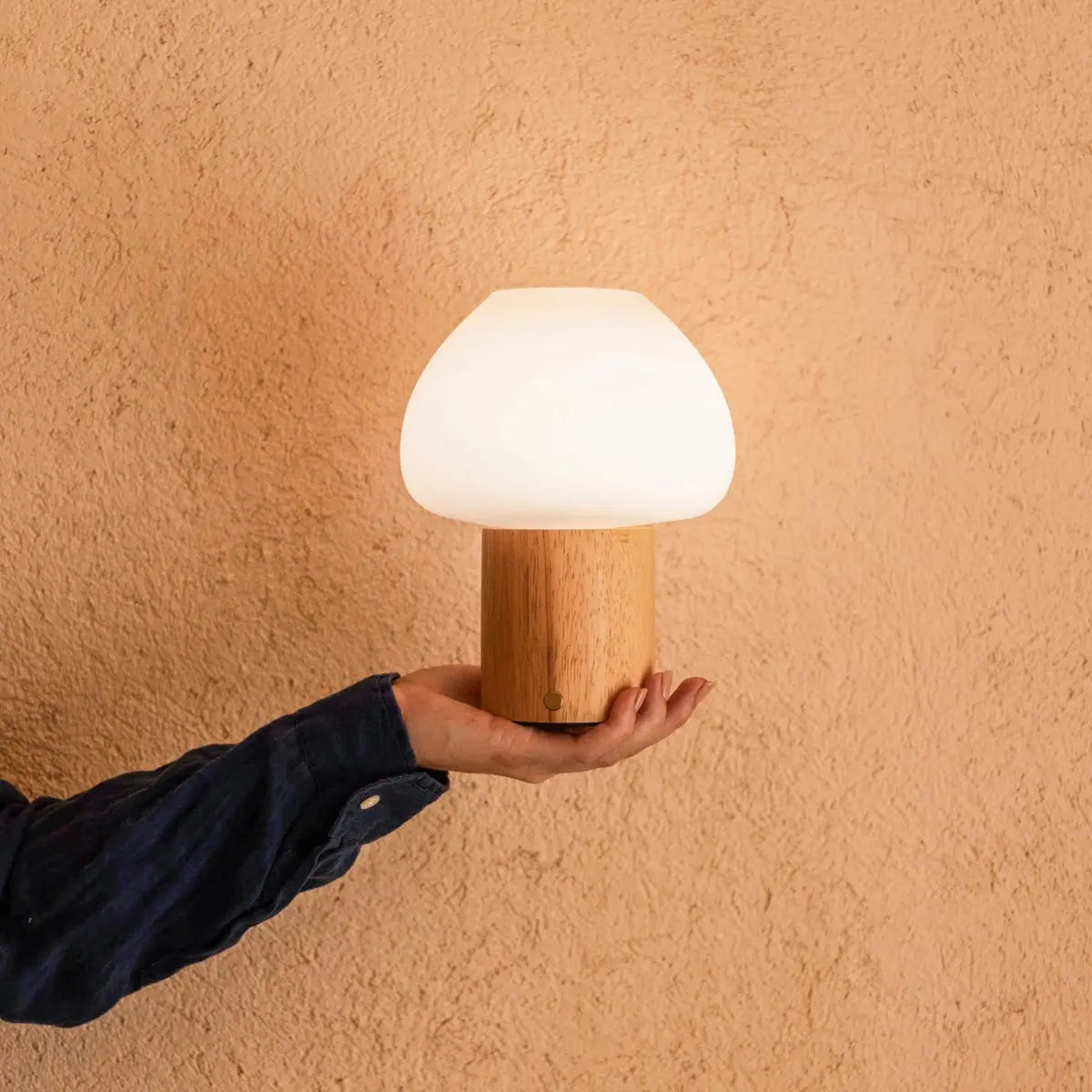 Fynn Light Brown Wooden Lamp – Rechargeable, Dimmable & Stylish Tavellio