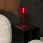 Ava Berry Red - Rechargeable Table Lamp | Stylish, Cordless Lamp & Dimmable Tavellio
