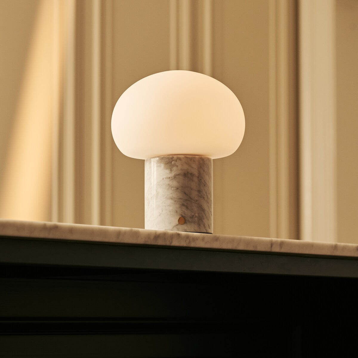 Coddé White – Bianco Statuarietto Marble Rechargeable Table Lamp | Modular Lampshade, Versatile & Dimmable