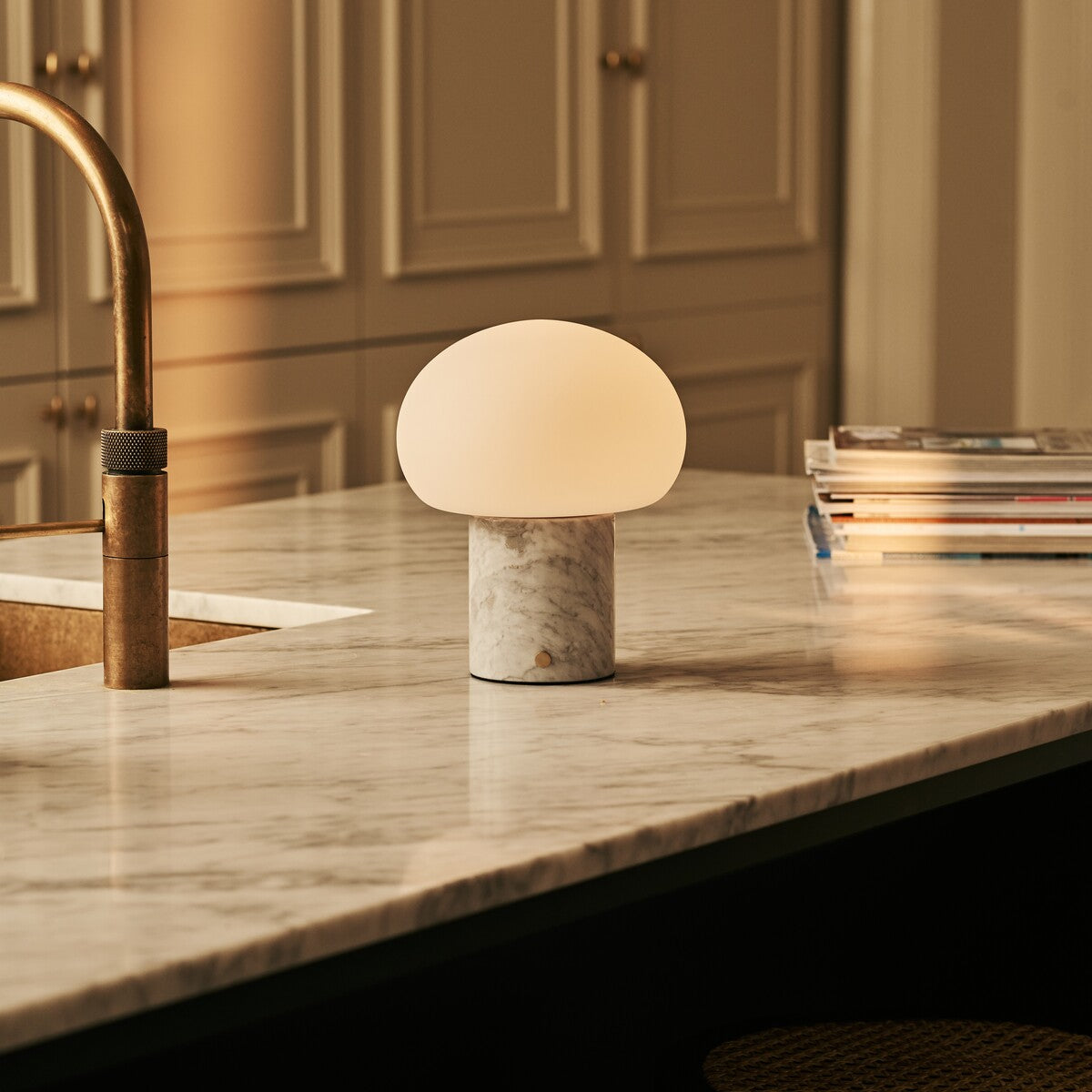 Coddé White – Bianco Statuarietto Marble Rechargeable Table Lamp | Modular Lampshade, Versatile & Dimmable