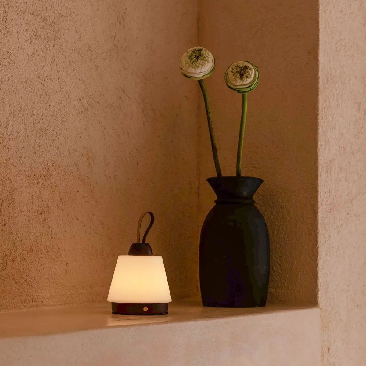 Liv Dark Brown Rechargeable Lamp – Leather Strap, Dimmable, 3 Light Modes, Cordless Tavellio