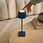 William Delftware Blue Rechargeable Iron Table Lamp – Dimmable, USB-C Charging, 120-Hour Tavellio