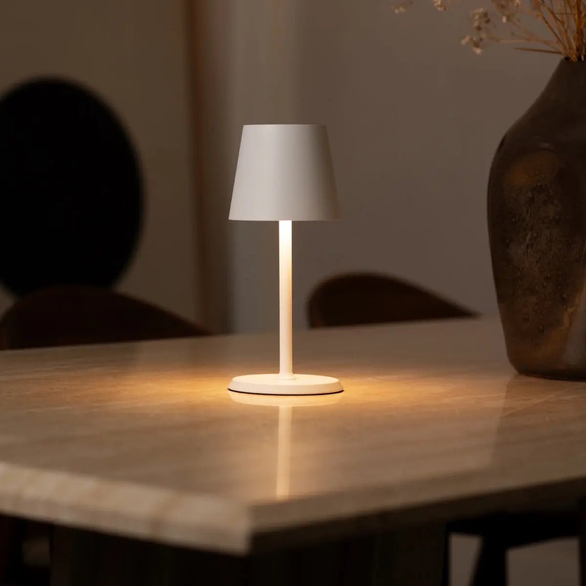James White Rechargeable Table Lamp – Cordless, Dimmable & Elegant Tavellio