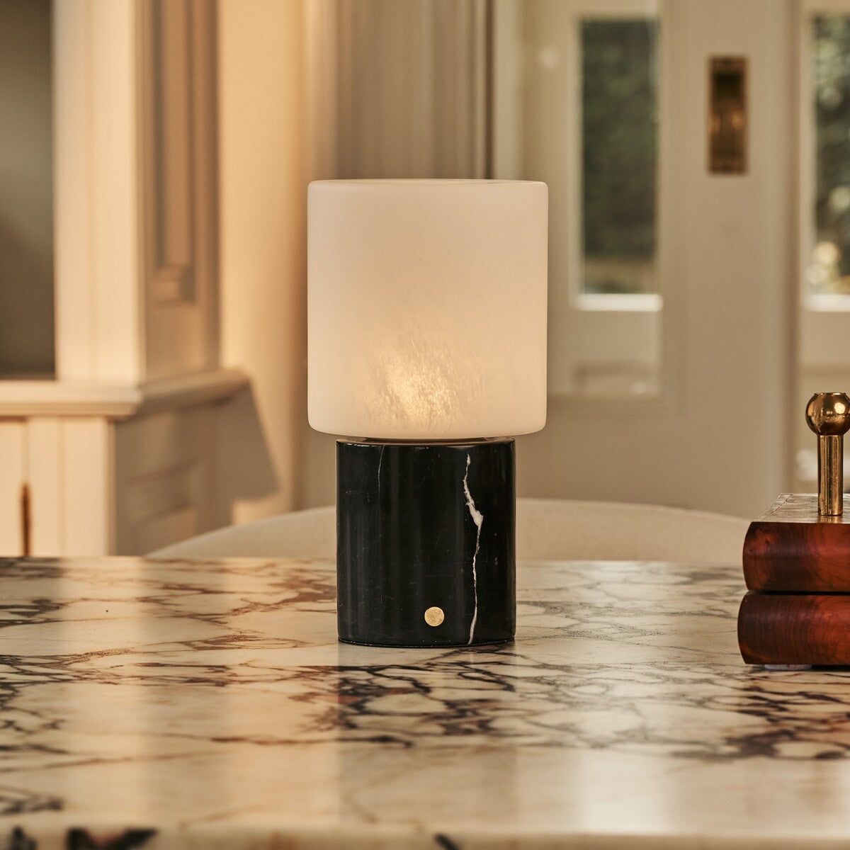 Cuyp Black – Nero Marquina Marble Rechargeable Table Lamp | Cordless, USB Rechargeable & Up to 100 Hours of Light