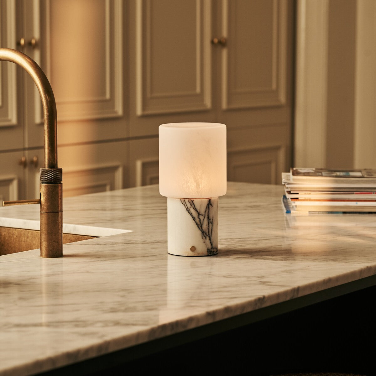 Cuyp White – Lilac Marble Rechargeable Table Lamp | Cordless, USB Rechargeable & Up to 100 Hours of Light