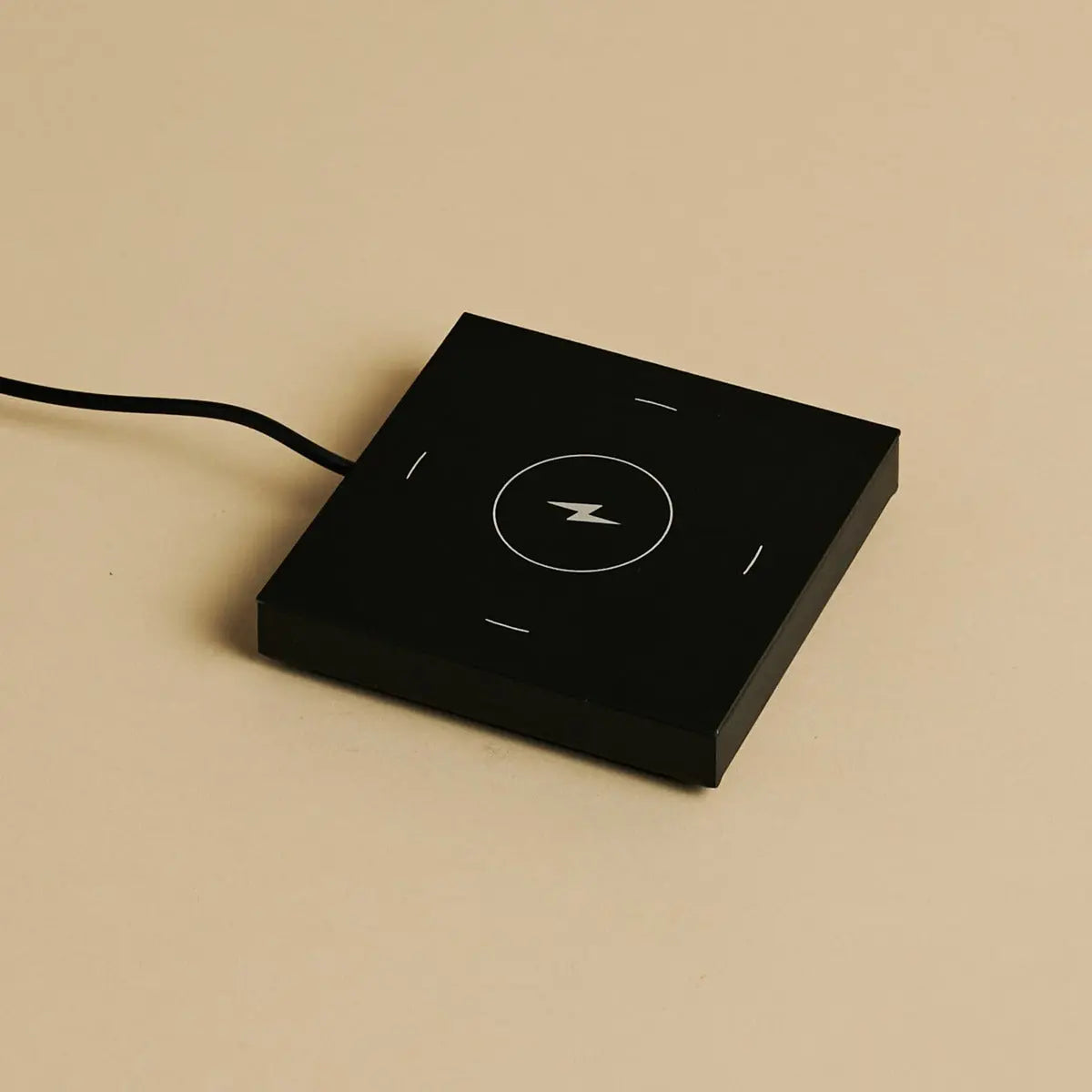 Dam Square Professional Wireless Charging Station with 1 Charging Port – Easy & Functional with Qi-Technology Tavellio