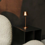 De Pijp Mini Copper Rechargeable Table Lamp – Wireless Charging, Dimmable Lamp & 3 Light Colors Tavellio