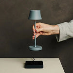 De Pijp Mini Mouse Grey Rechargeable Table Lamp – Wireless Charging, Dimmable Lamp & 3 Light Colors Tavellio