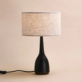 Jacob Black Lamp with Beige Shade – Elegant & Warm Lighting Tavellio