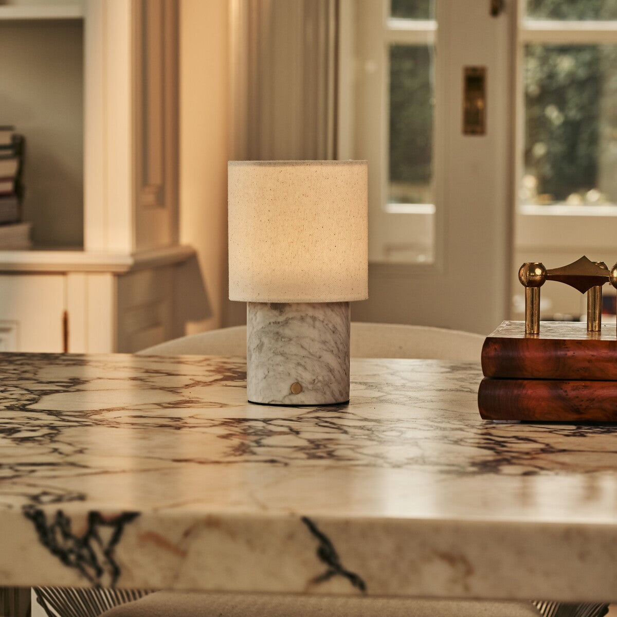 Dou White – Bianco Statuarietto Marble Rechargeable Table Lamp | Battery, Dimmable & Interchangeable Lampshade