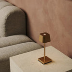 Sarphati Mini Gold Cordless Table Lamp Perfect for Hospitality Industry – Wireless Rechargeable via Charging Station, Dimmable Lamp & 3 Light Modes Tavellio