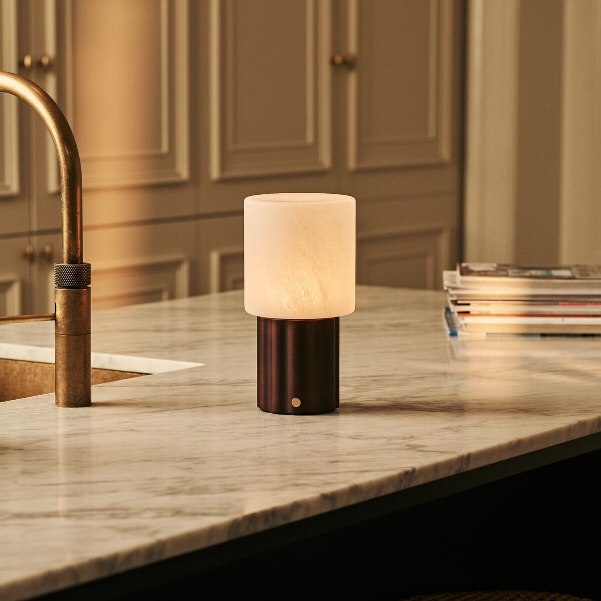 Frank Dark Brown Rechargeable Table Lamp | Cordless, 3 Light Colors, Dimmable