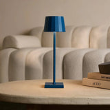 William Delftware Blue Rechargeable Iron Table Lamp – Dimmable, USB-C Charging, 150-Hour Tavellio