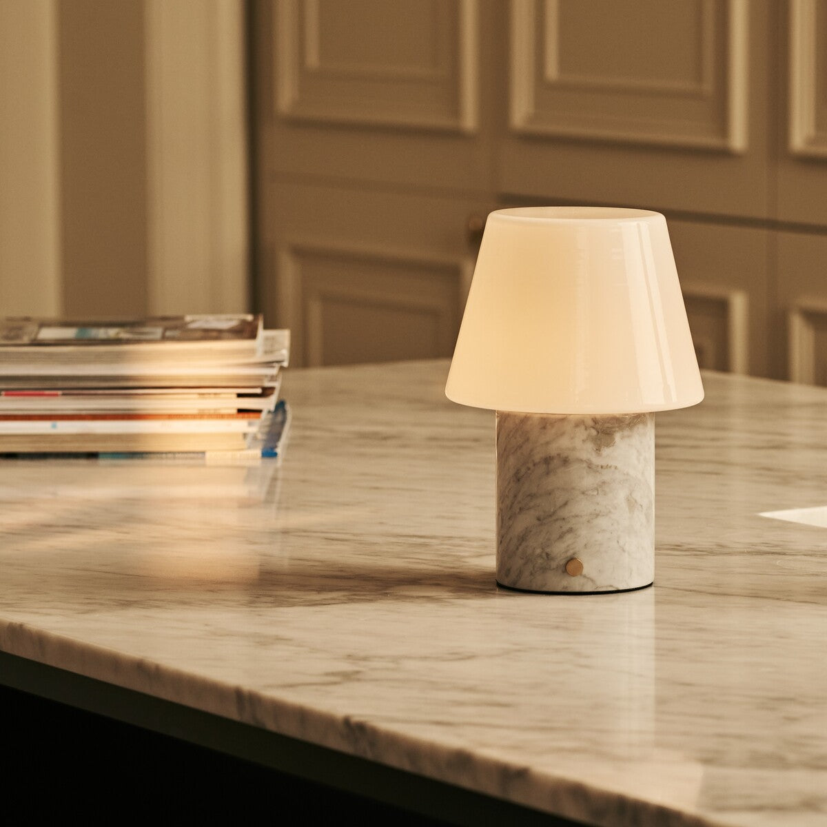 Hooch White – Bianco Statuarietto Marble Rechargeable Table Lamp | Versatile, 3 Light Modes & Modular Lampshade