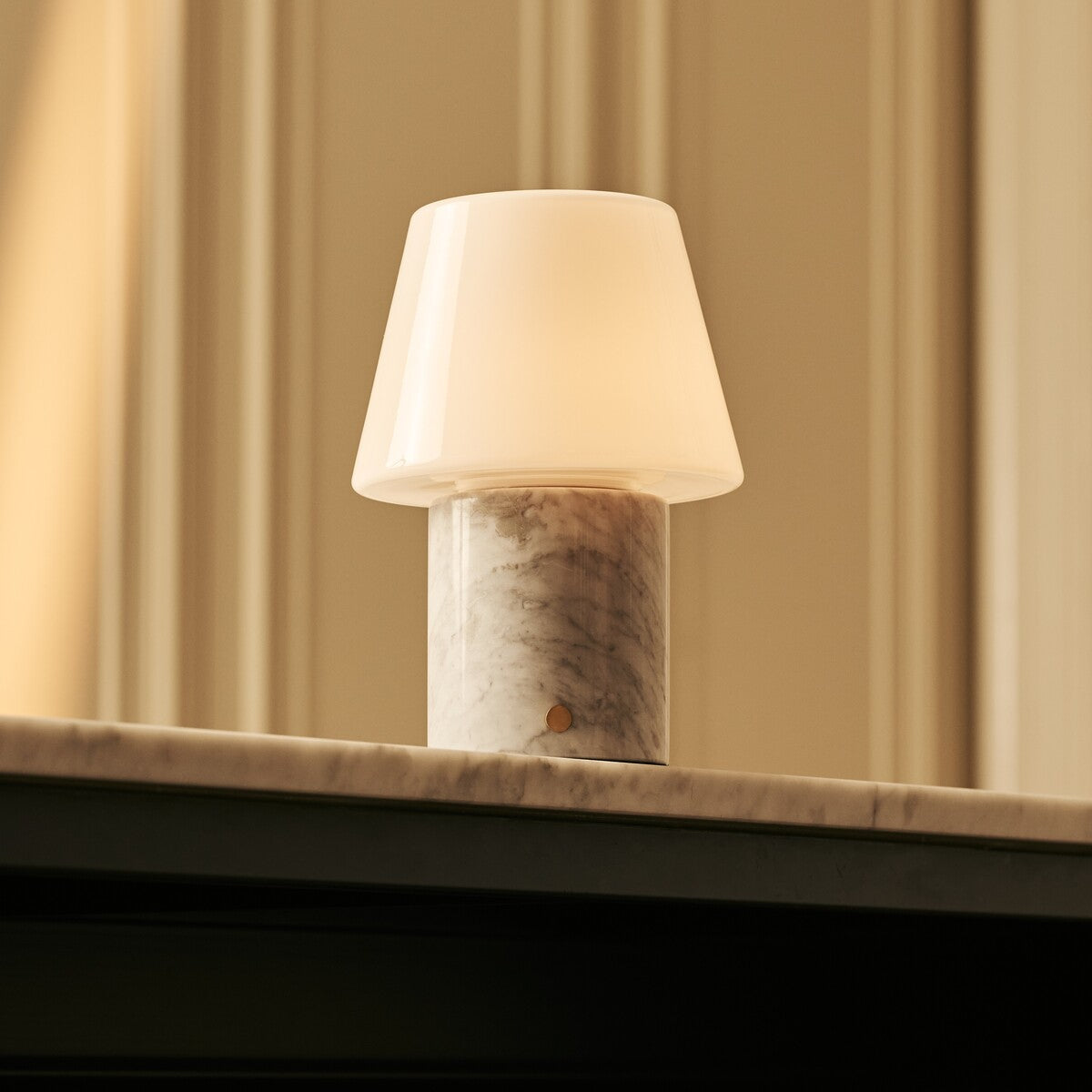 Hooch White – Bianco Statuarietto Marble Rechargeable Table Lamp | Versatile, 3 Light Modes & Modular Lampshade