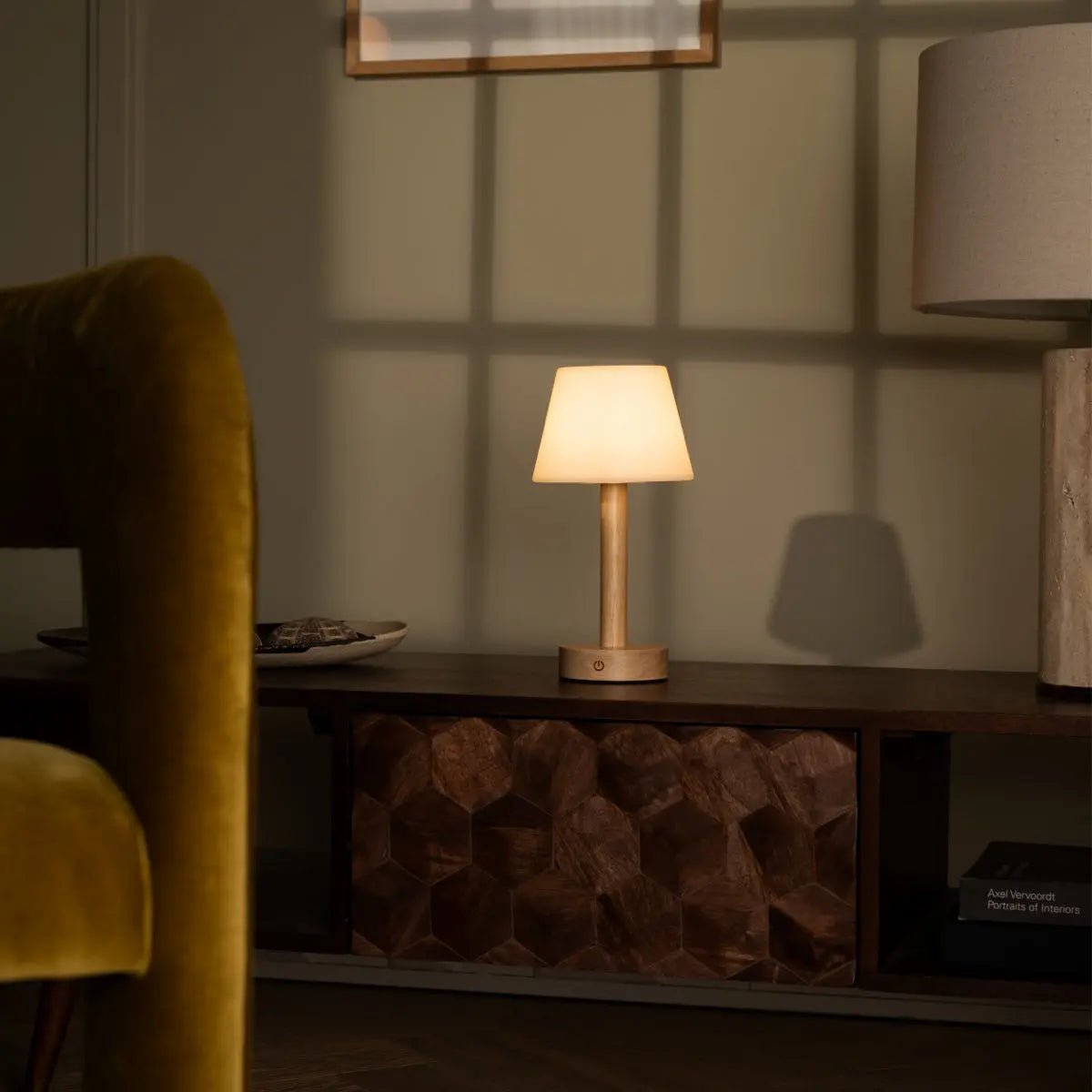 Zoë Light Brown Wooden Rechargeable Table Lamp | Dimmable, USB-C, 80-Hour Battery Tavellio