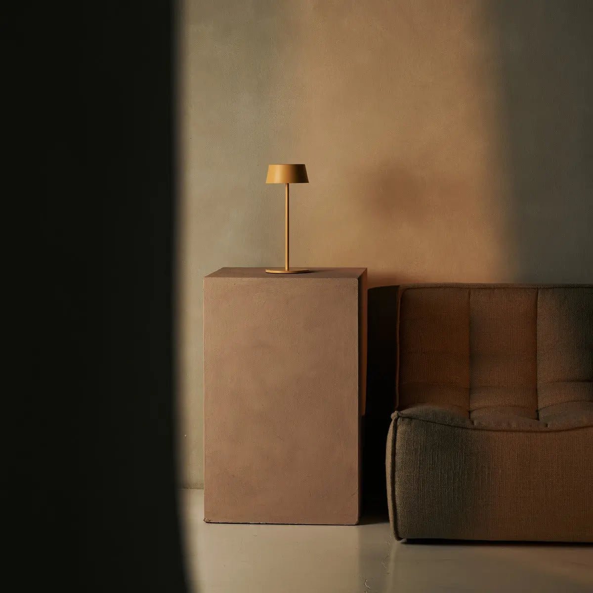 Hugo Amber Yellow Rechargeable Iron Table Lamp - Dimmable, Stylish & Cordless Tavellio