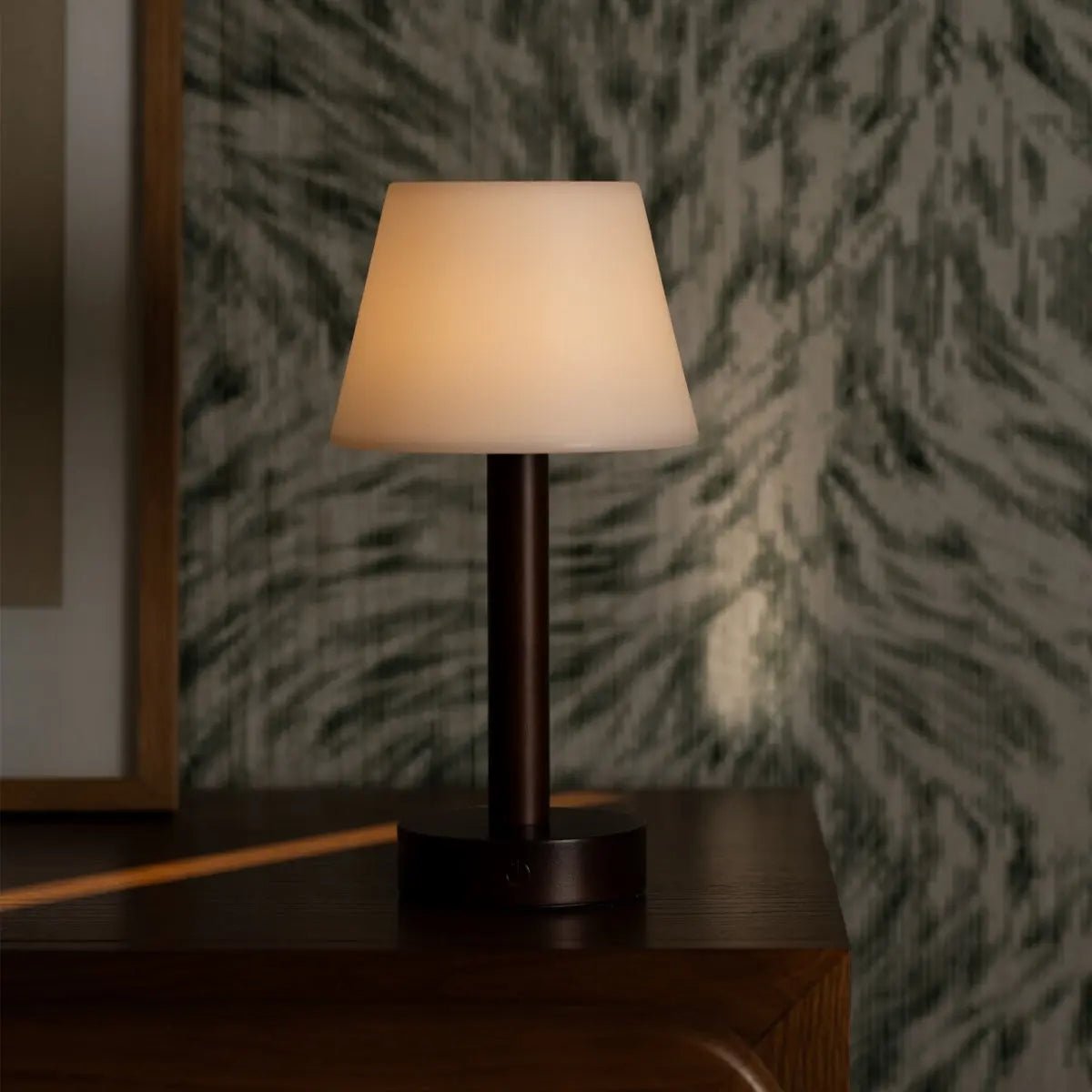 Zoë Dark Brown Wooden Rechargeable Table Lamp | Dimmable, USB-C, 80-Hour Battery Tavellio