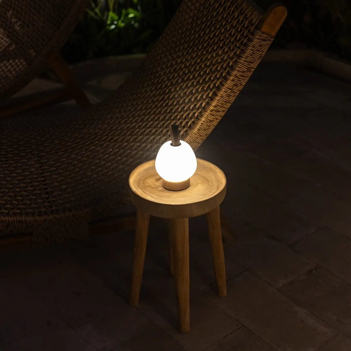 Cooper Light Brown Wooden Rechargeable Table Lamp – Cordless, Dimmable & Stylish Tavellio