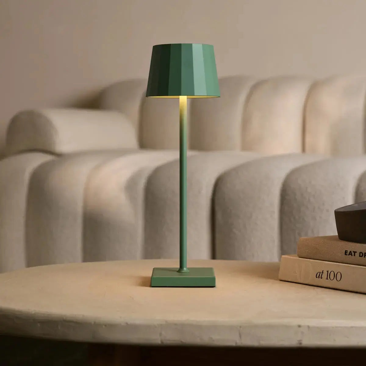 Wouter Sage Green Rechargeable Table Lamp – Wireless Charging, Dimmable, 120-Hour Battery Life Tavellio