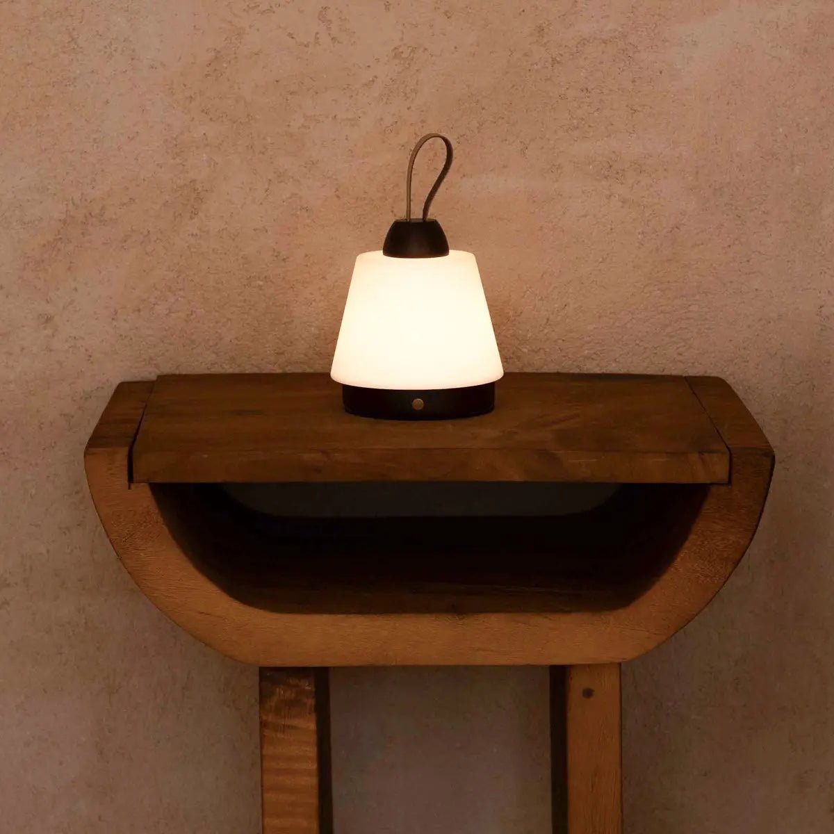 Liv Dark Brown Rechargeable Lamp – Leather Strap, Dimmable, 3 Light Modes, Cordless Tavellio