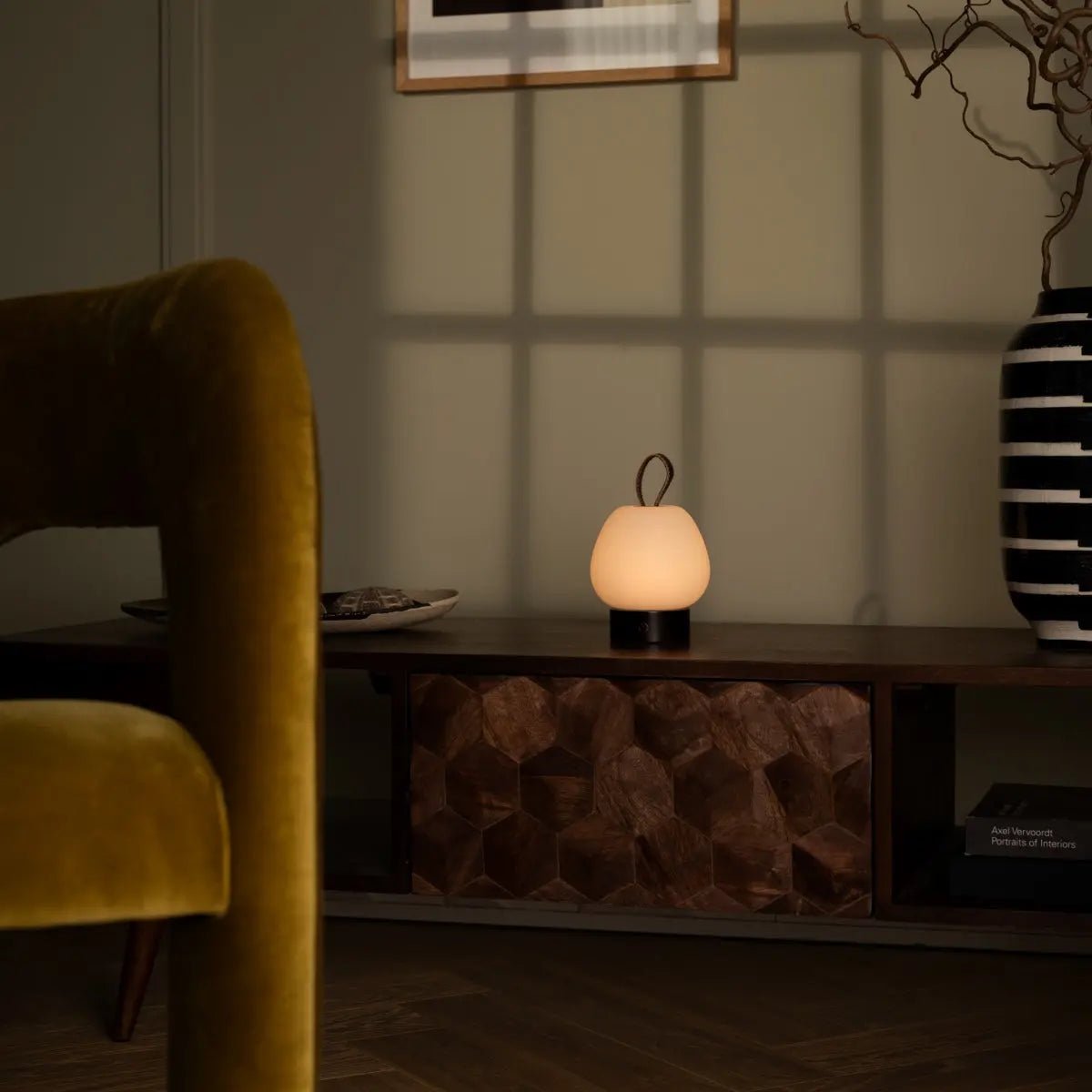 Cooper Dark Brown Wooden Rechargeable Table Lamp – Cordless, Dimmable & Stylish Tavellio