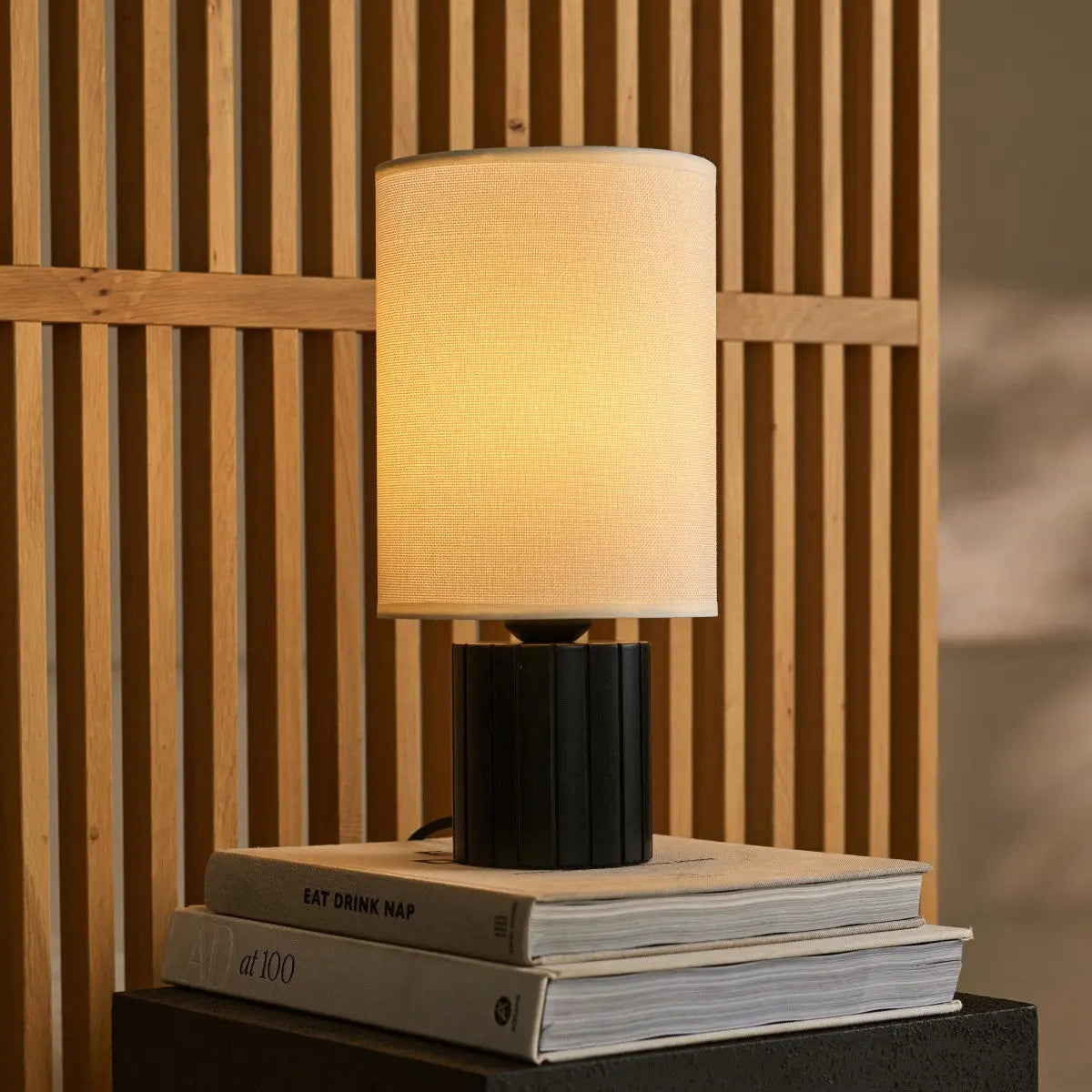 Kiko Black Table Lamp – Cozy Black & Beige Desk Lamp with E27 Fitting Tavellio