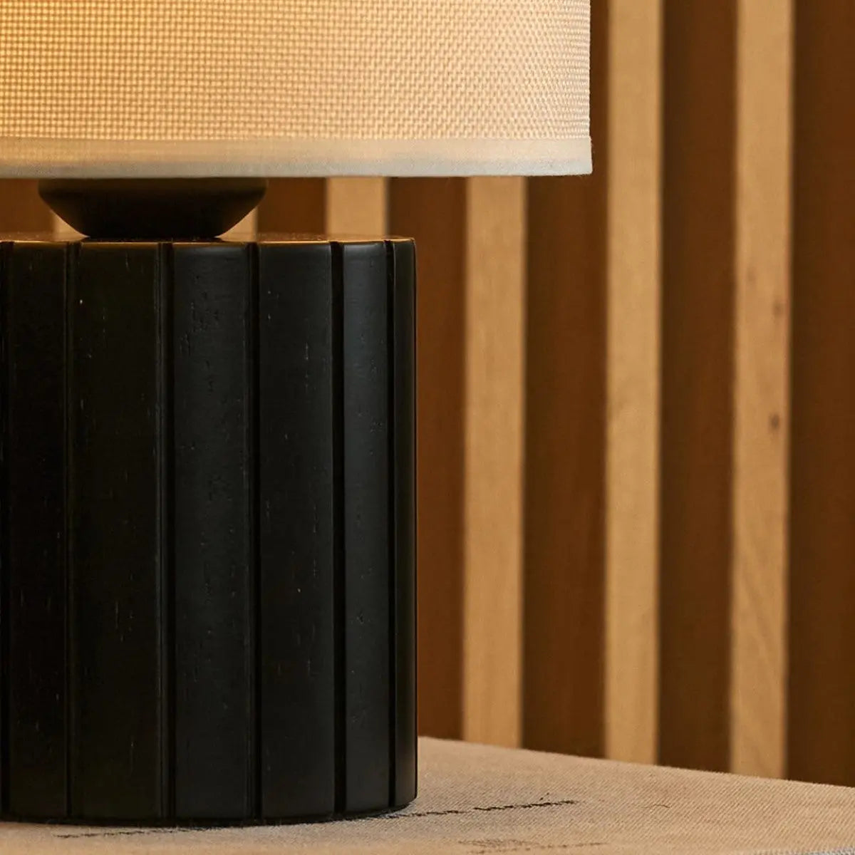 Kiko Black Table Lamp – Cozy Black & Beige Desk Lamp with E27 Fitting Tavellio