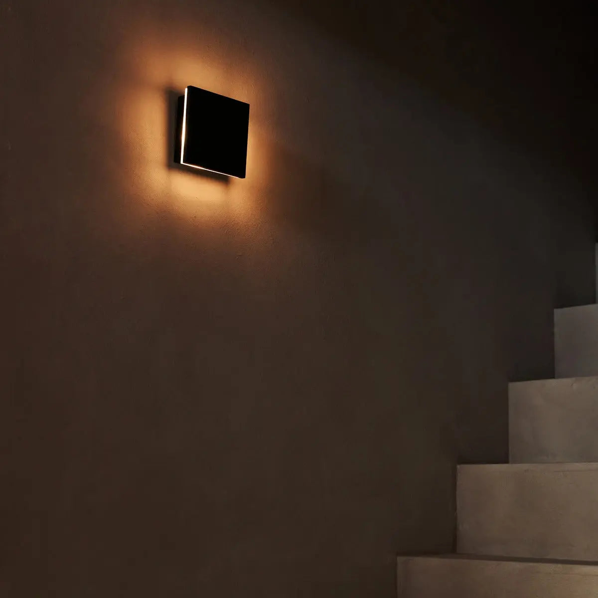 Lane Black Cordless Wall Light – Rechargeable & Dimmable Natural Wood Lamp - Tavellio