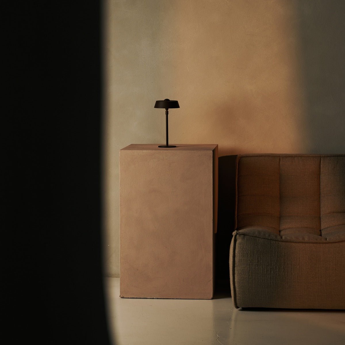 Luca Mocha Brown - USB Rechargeable Lamp l Minimalist, Playful & Dimmable