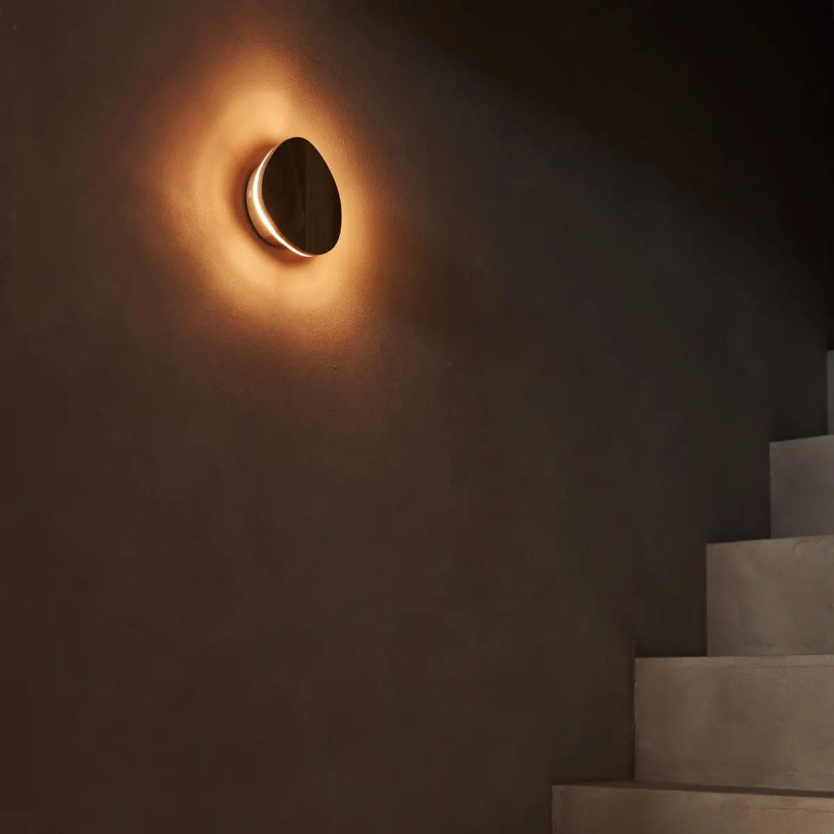 Lulu - Cordless and Rechargeable Wall Light - Dimmable Lamp & Warm Light Tavellio
