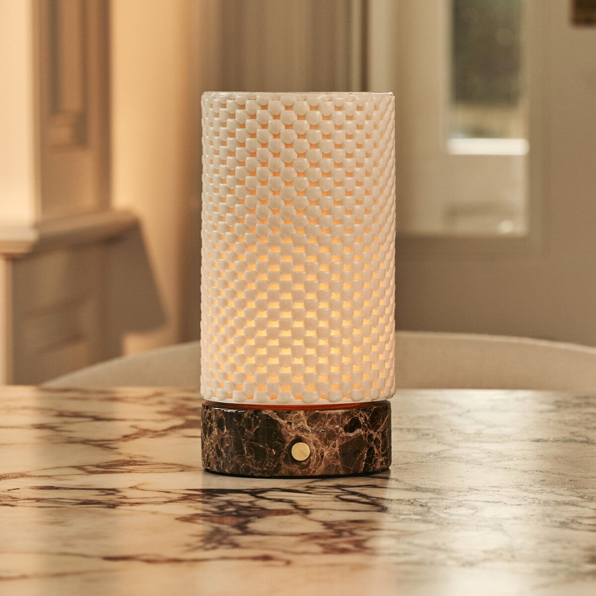 Luna Dark Brown – Emperador Dark Marble Rechargeable Table Lamp | 3D-Printed Porcelain, Dimmable & Up to 100 Hours of Battery Life