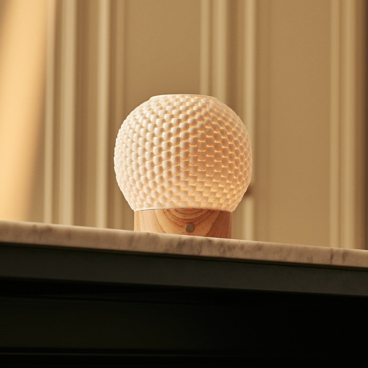 Mare Light Brown Wooden Rechargeable Table Lamp | 3D-Printed Porcelain, Dimmable & Up to 100 Hours of Battery Life