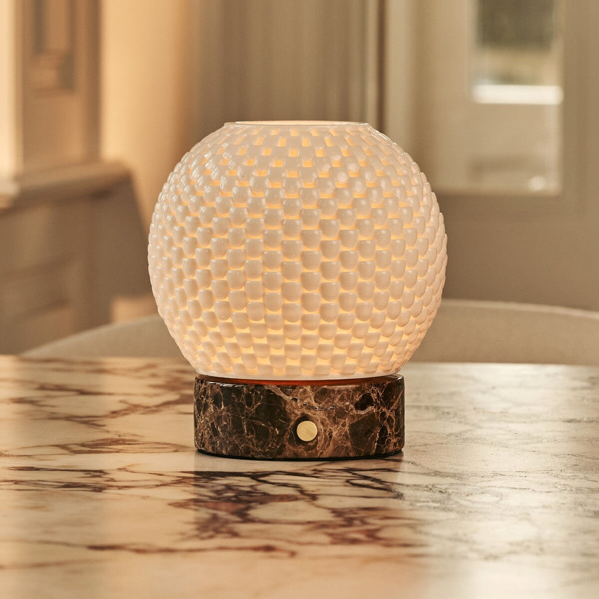Mare Dark Brown – Emperador Dark Marble Rechargeable Table Lamp | 3D-Printed Porcelain, Dimmable & Up to 100 Hours of Battery Life