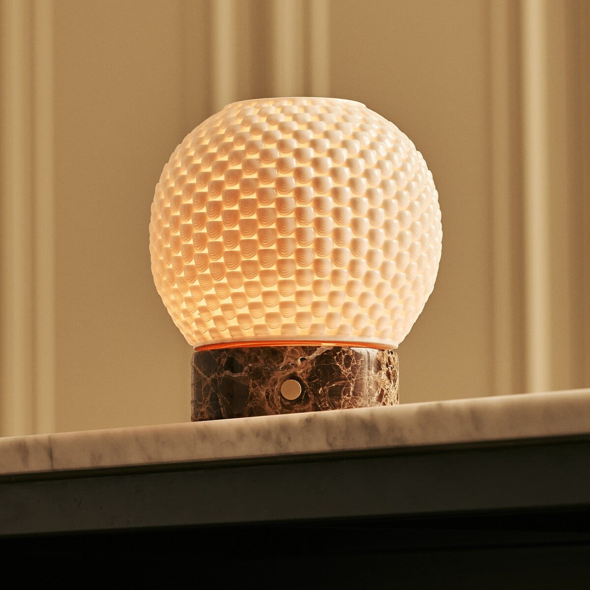 Mare Dark Brown – Emperador Dark Marble Rechargeable Table Lamp | 3D-Printed Porcelain, Dimmable & Up to 100 Hours of Battery Life