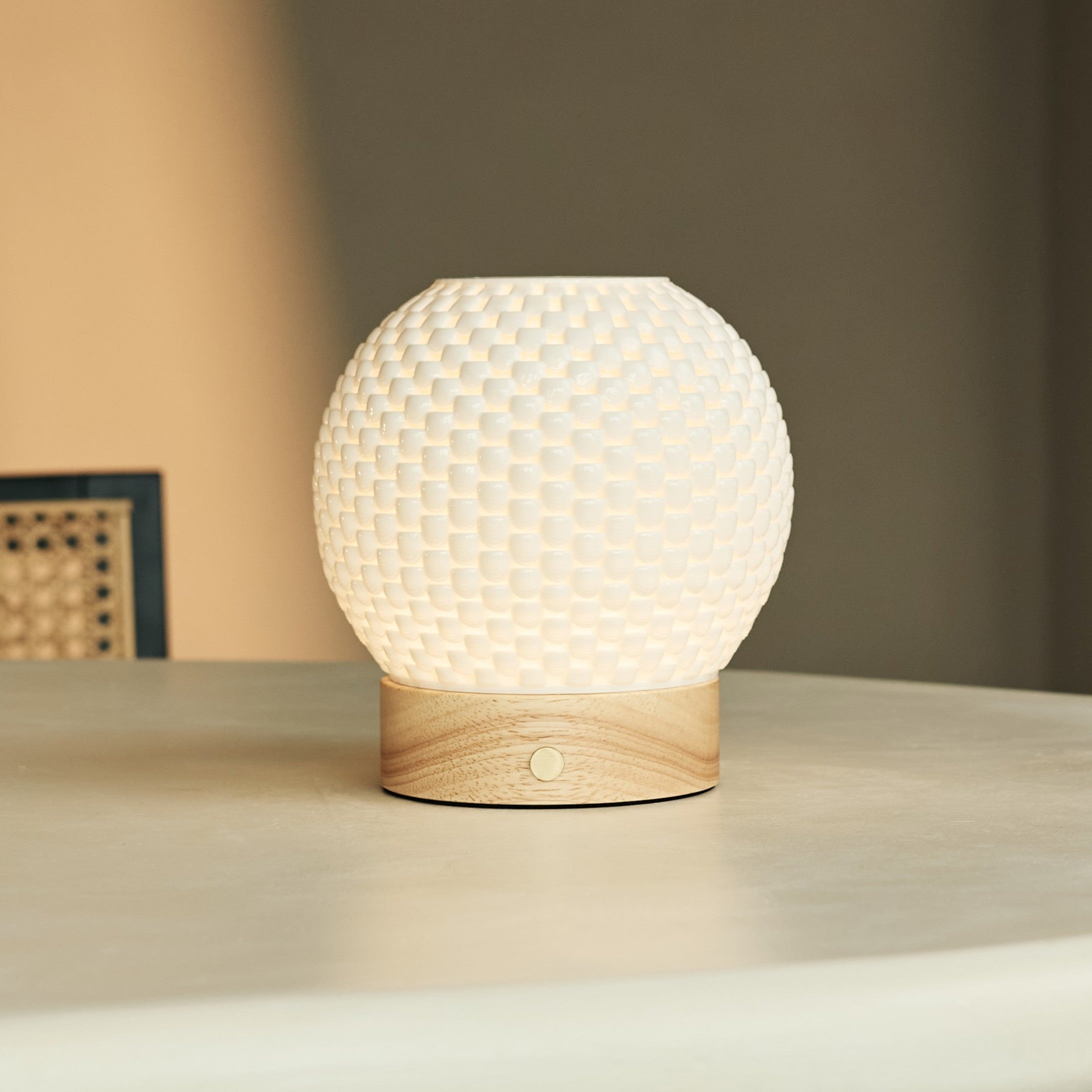 Mare Light Brown Wooden Rechargeable Table Lamp | 3D-Printed Porcelain, Dimmable & Up to 100 Hours of Battery Life