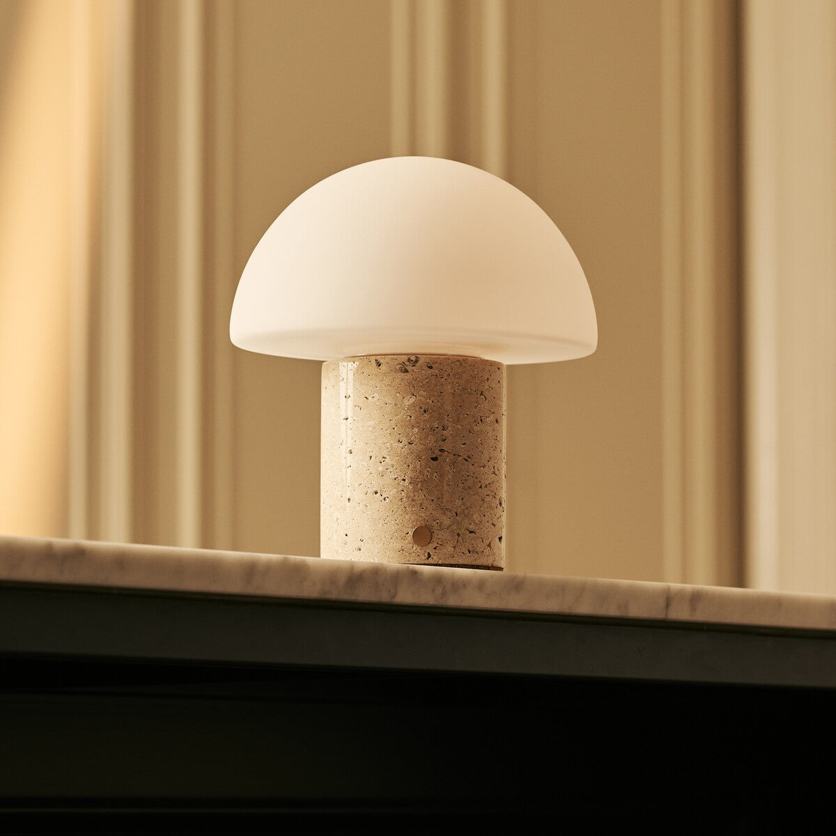 Maris Beige – Travertino Classico Travertine Rechargeable Table Lamp | Classic, 3 Light Colors & Dimming Function